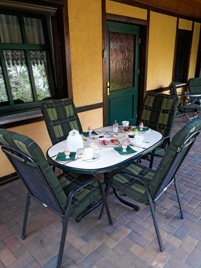 Pension Zum Weissen Hirsch Reitwein Bagian luar foto